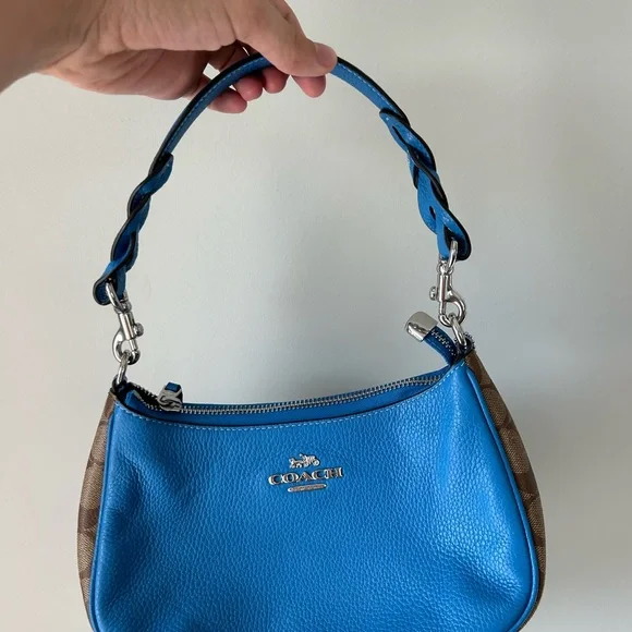 Coach Leather Crossbody Bag - Picture 3 of 7